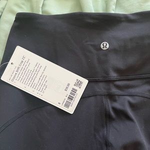 ⭐️Lululemon Groove SHR Crop 23”⭐️